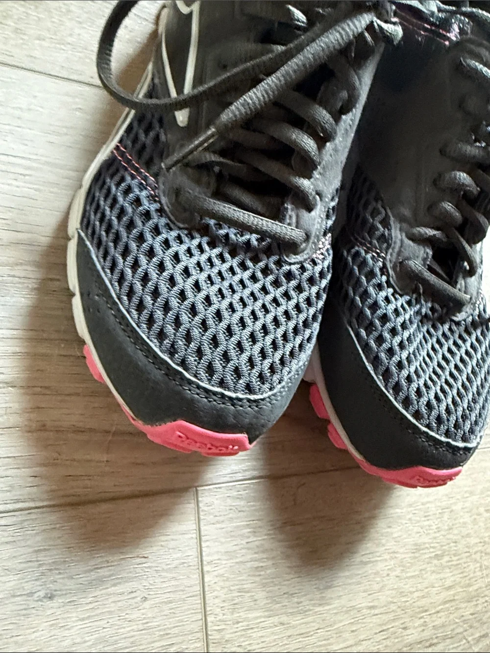 Reebok Women's Black Gray and Pink Running Sneakers Size 7